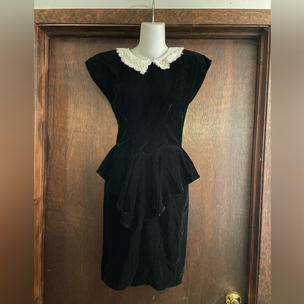 Zum Zum Vintage Black "Velvet" Peplum Style Dress White Lace Collar 80s Glam